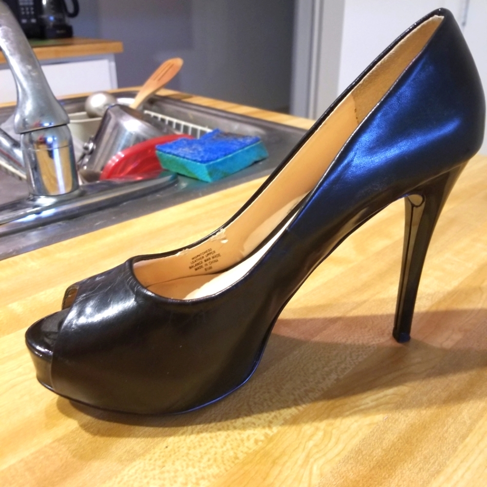 Guess pumps - black